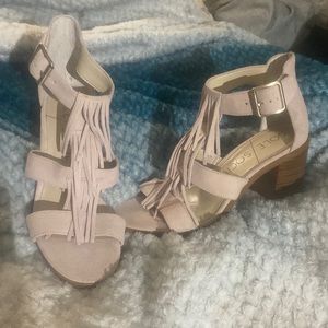 Sole society Delilah pink size 7.5 fringe sandal w/ block heel - never worn